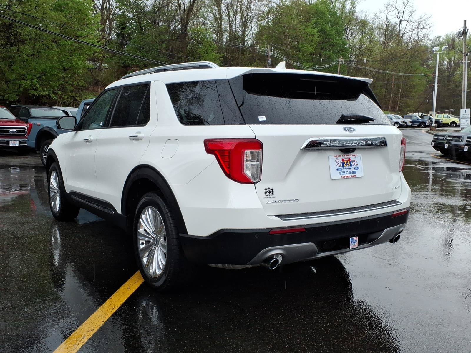 Certified 2023 Ford Explorer Limited w/ Limited Technology Package AWD/4WD image 6