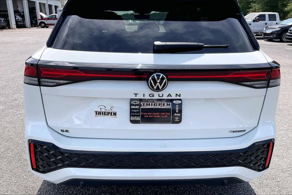 Used 2026 Volkswagen Tiguan SE R-Line AWD/4WD image 8