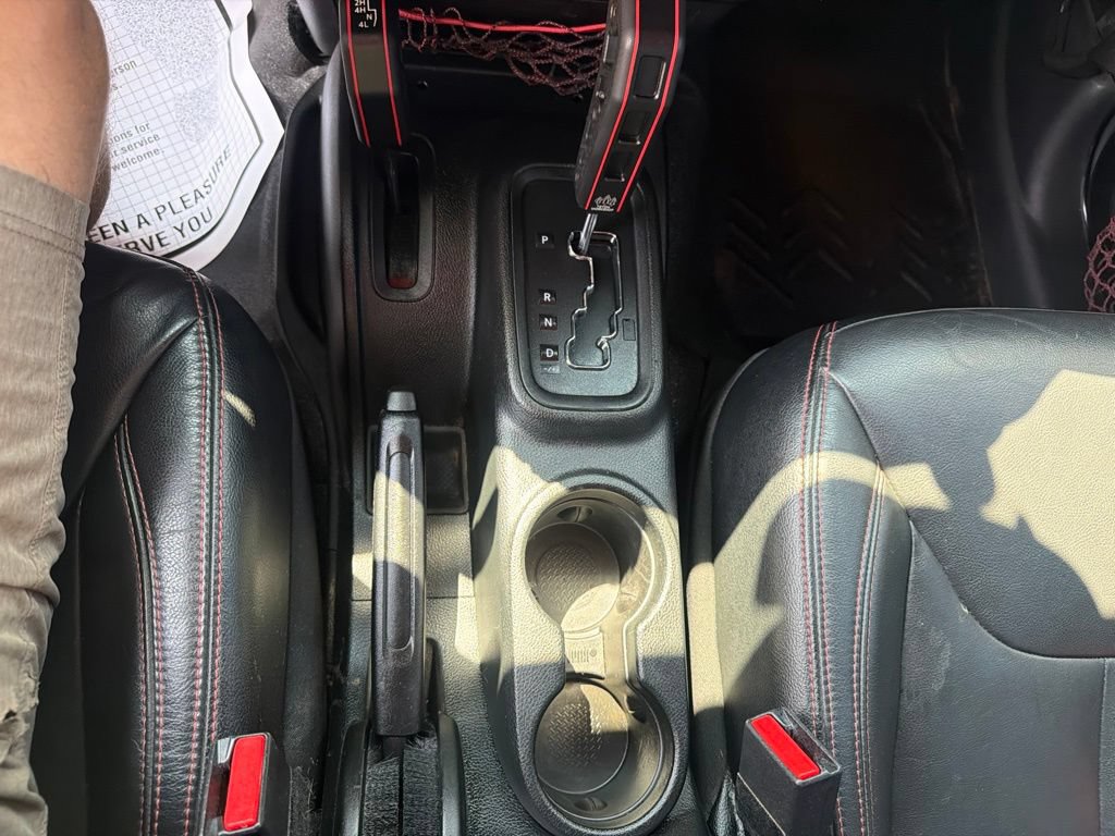 Used 2018 Jeep Wrangler Unlimited Rubicon AWD/4WD image 31