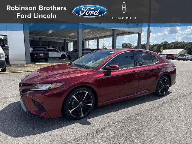 Used 2018 Toyota Camry XSE FWD image 1
