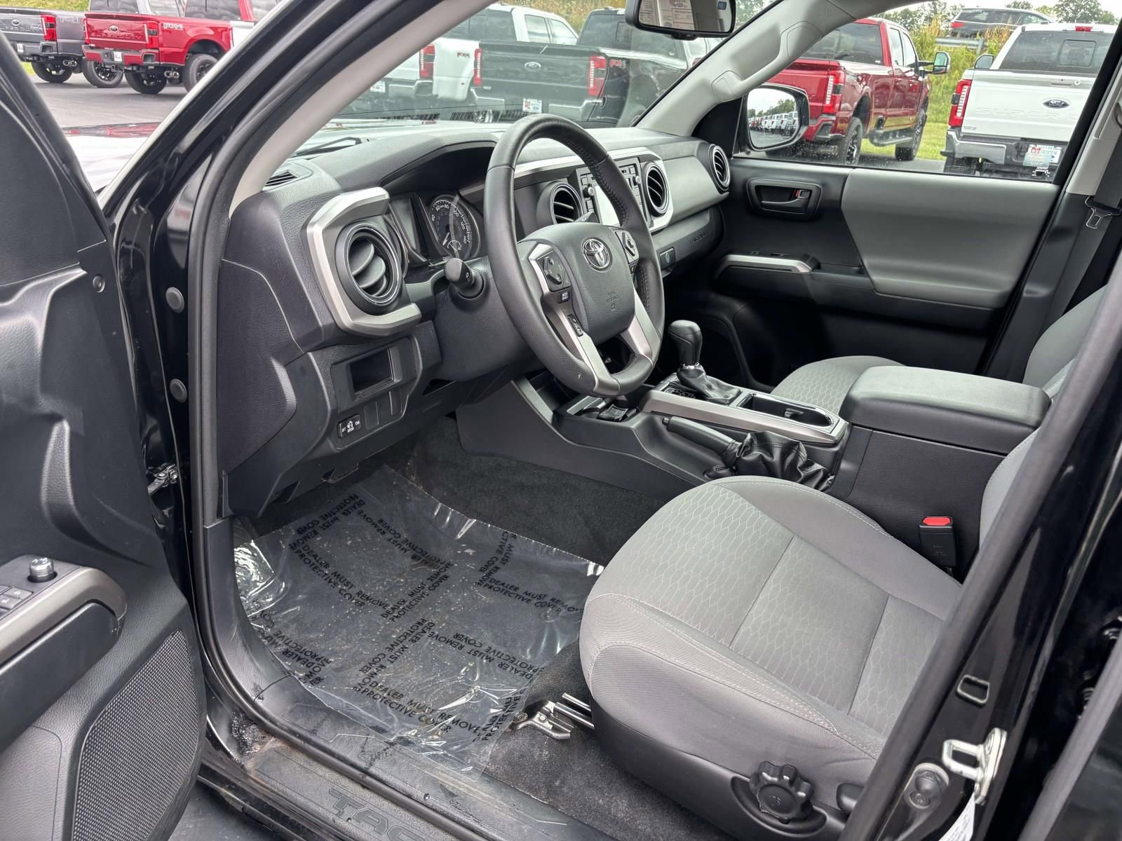 Used 2017 Toyota Tacoma SR5 image 26