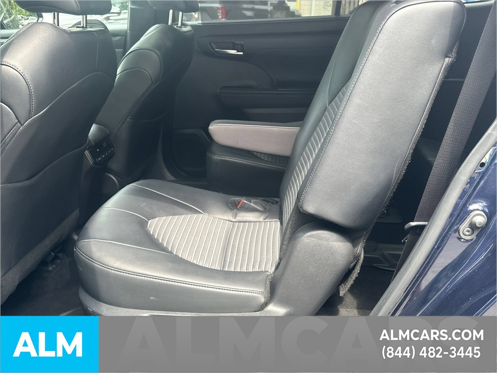 Used 2025 Toyota Highlander XSE AWD/4WD image 24