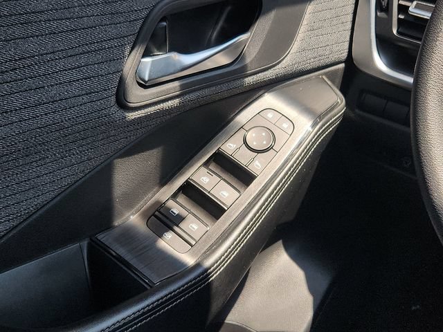 Used 2023 Nissan Rogue SV AWD/4WD image 11
