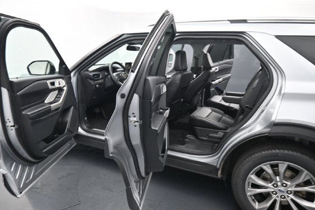 Certified 2023 Ford Explorer Limited w/ Limited Technology Package AWD/4WD image 22