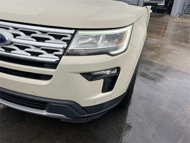 Certified 2018 Ford Explorer XLT w/ Equipment Group 202A image 9