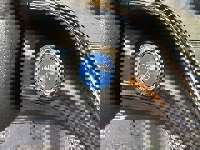 Used 2018 Toyota Avalon Limited image 27