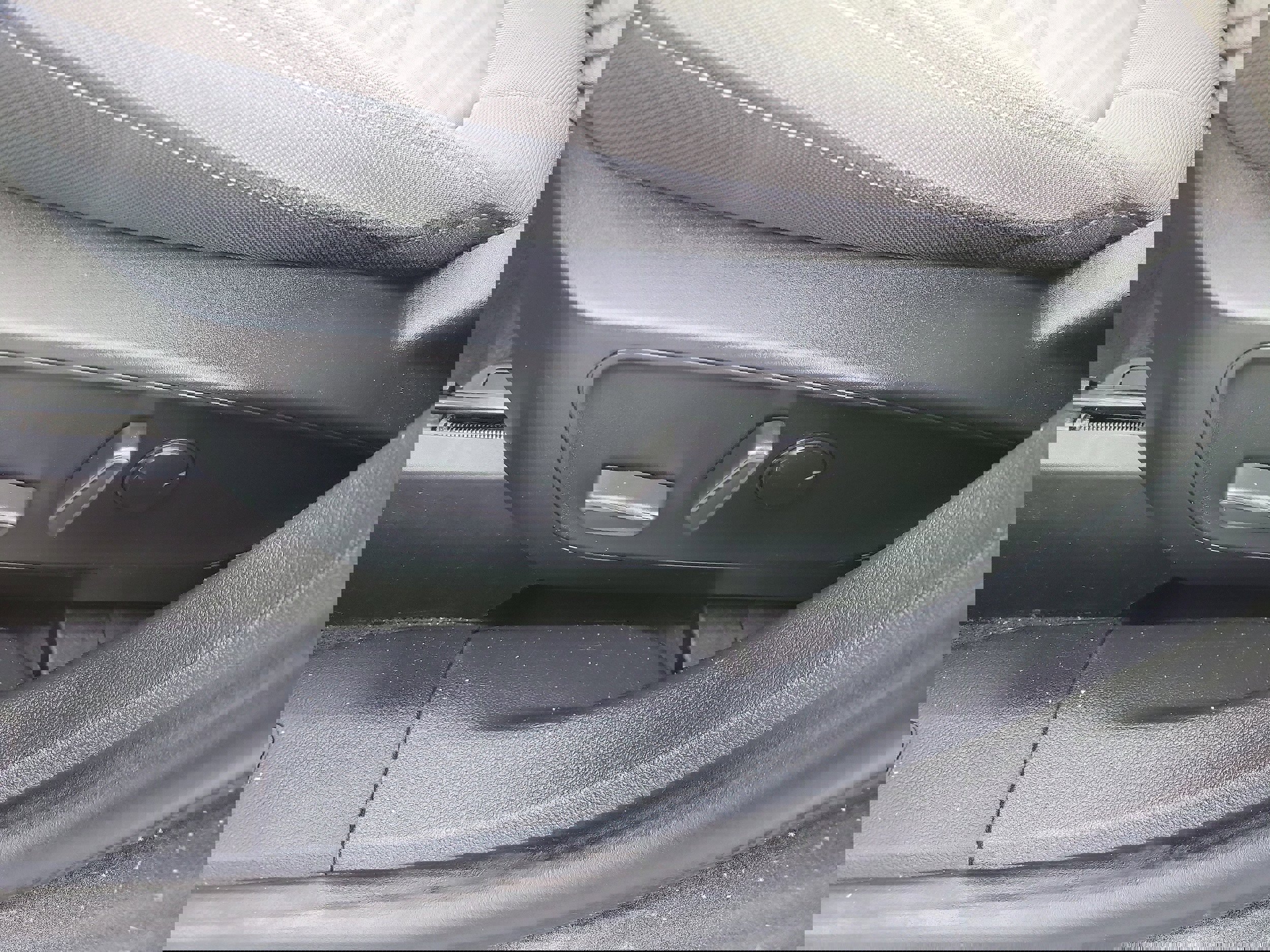 Certified 2020 Ford Escape SE image 17