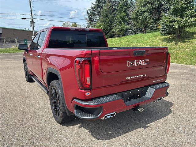 Used 2022 GMC Sierra 1500 Denali w/ Denali Reserve Package AWD/4WD image 2