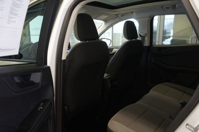 Certified 2022 Ford Escape SE w/ SE Sport Appearance Package image 28