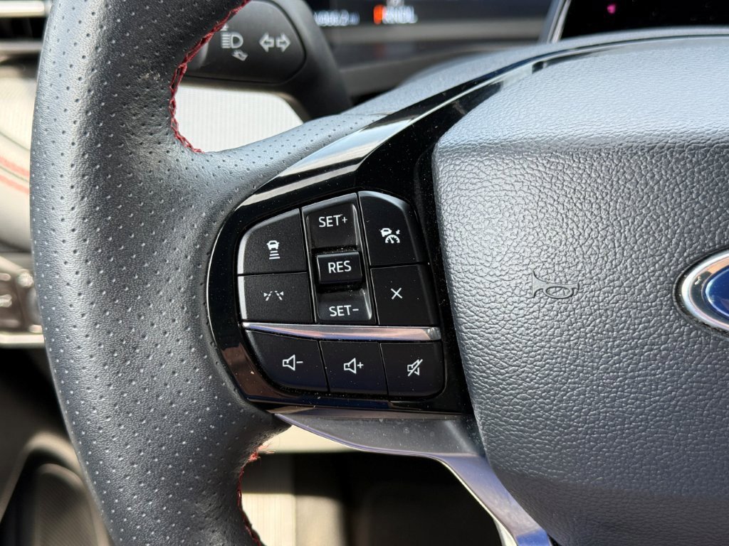 Certified 2025 Ford Explorer ST-Line w/ ST-Line Street Pack image 38