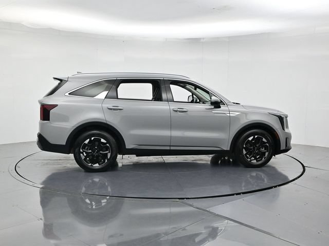 Used 2025 Kia Sorento S FWD image 2