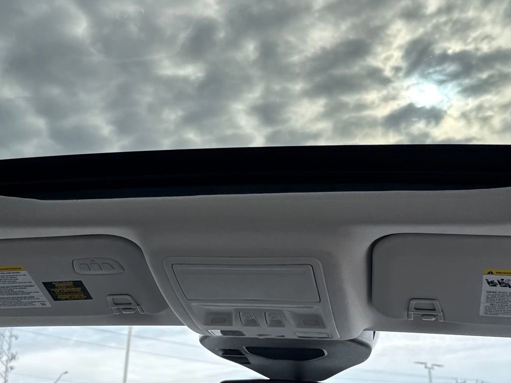 Certified 2025 Ford Escape Platinum w/ Premium Technology Package image 16