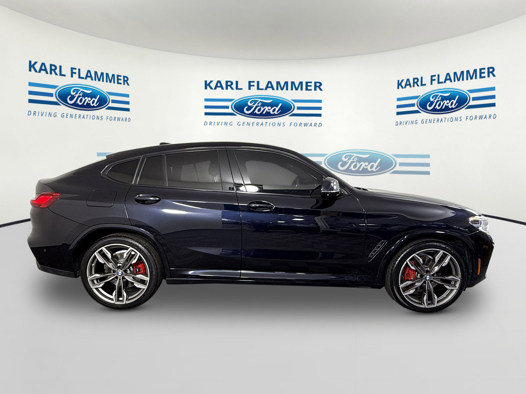 Used 2021 BMW X4 M40i w/ Executive Package image 2