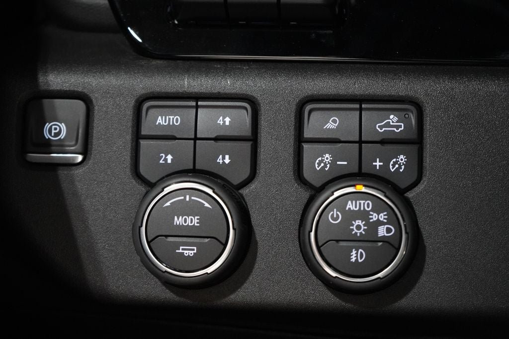Used 2025 Chevrolet Silverado 2500 ZR2 w/ Technology Package AWD/4WD image 22
