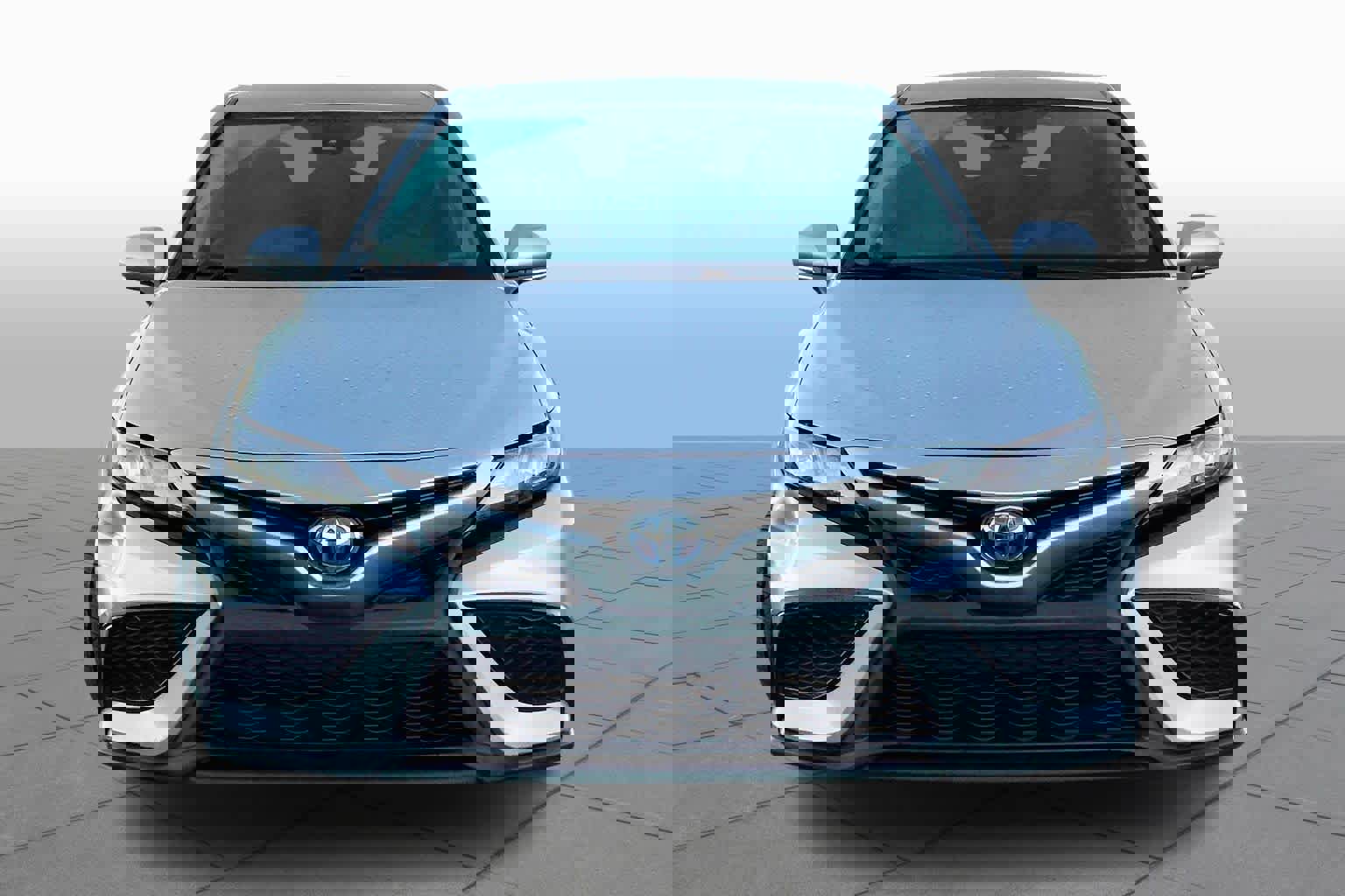 Used 2023 Toyota Camry SE image 4