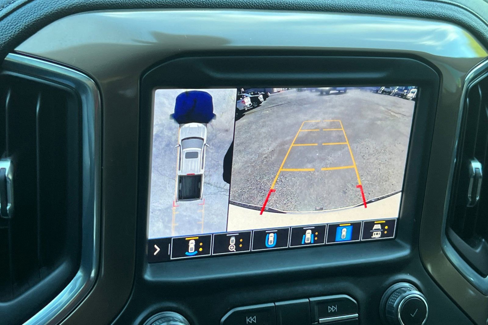 Used 2020 Chevrolet Silverado 1500 High Country w/ Technology Package image 20