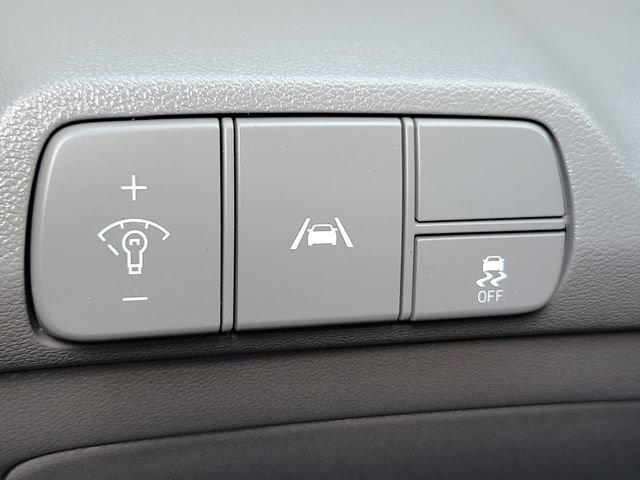 Used 2023 Hyundai Elantra SEL FWD image 19