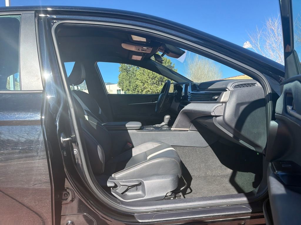 Used 2025 Toyota Camry SE FWD image 29
