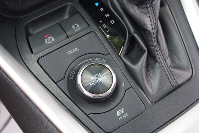 Used 2019 Toyota RAV4 XSE w/ XSE Weather Package AWD/4WD image 25