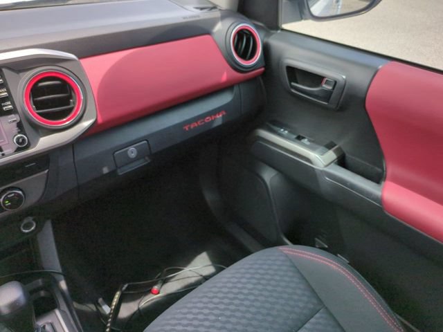 Used 2022 Toyota Tacoma SR5 w/ Technology Package RWD image 17