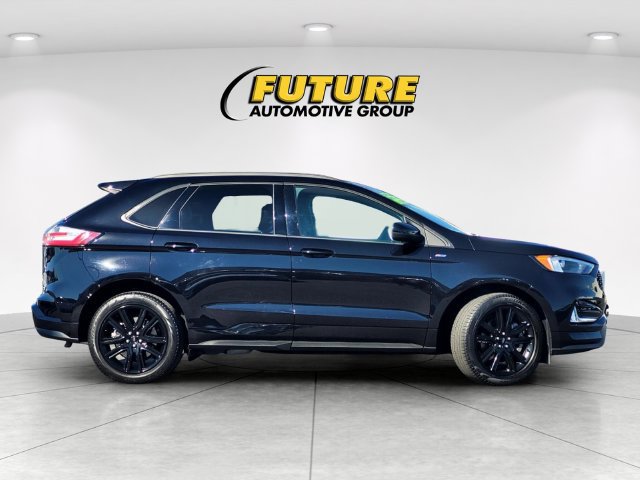 Certified 2024 Ford Edge ST-Line AWD/4WD image 3