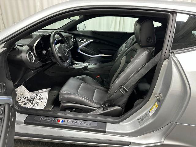 Used 2018 Chevrolet Camaro SS RWD image 11