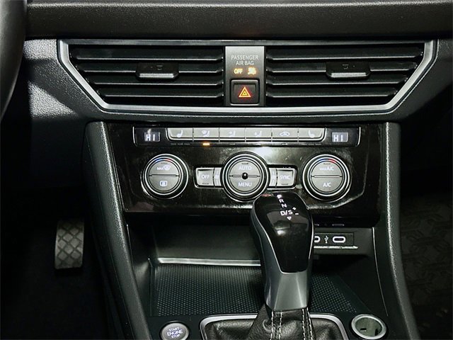 Used 2022 Volkswagen Jetta SE image 13