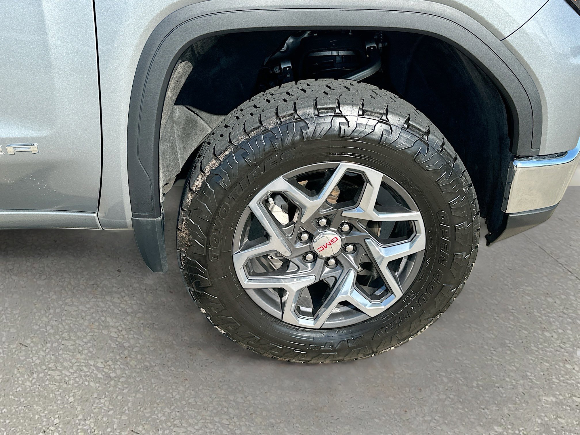 Used 2024 GMC Sierra 1500 SLT w/ SLT Premium Package image 32