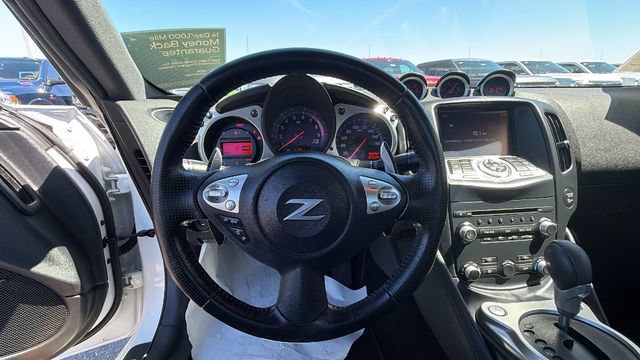 Used 2018 Nissan 370Z Coupe RWD image 16