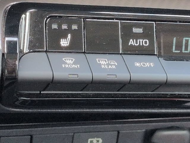 Used 2023 Toyota Prius XLE FWD image 21