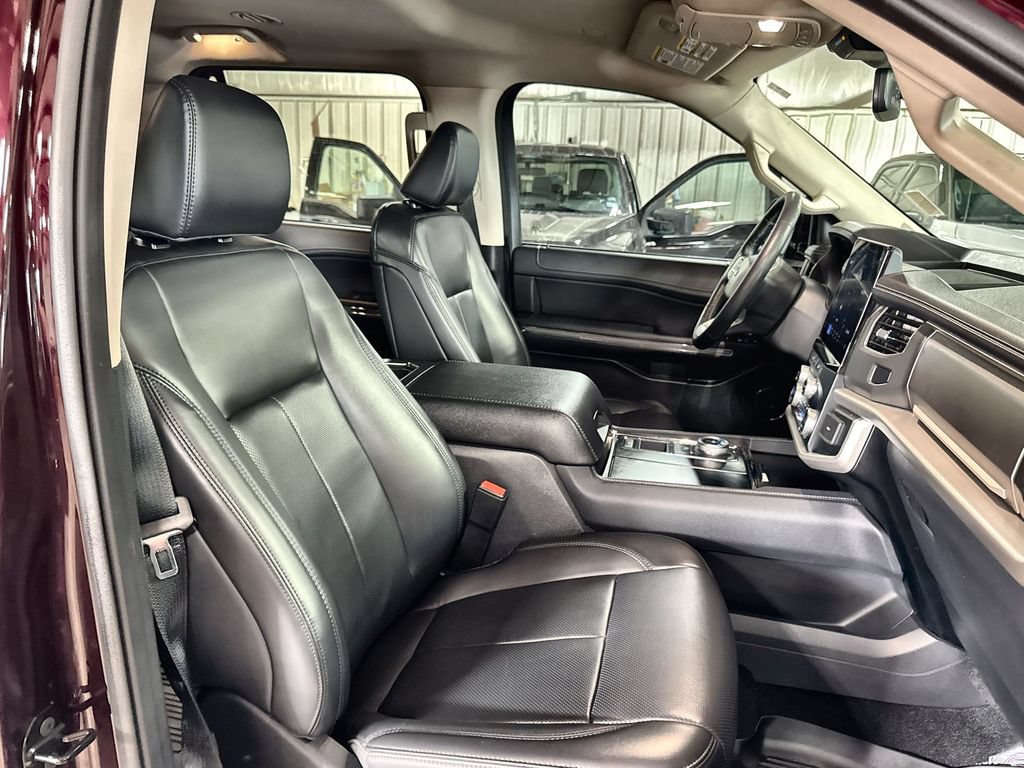 Certified 2024 Ford Expedition XLT RWD image 32