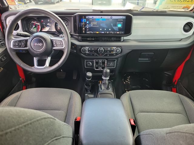 Used 2024 Jeep Wrangler Unlimited Sahara AWD/4WD image 11