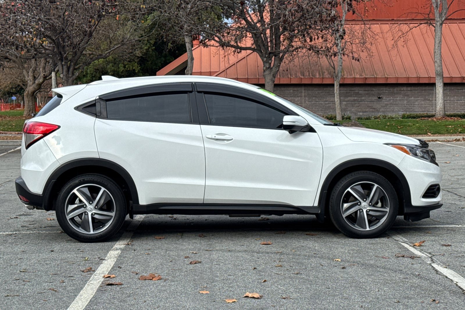 Used 2021 Honda HR-V EX image 3