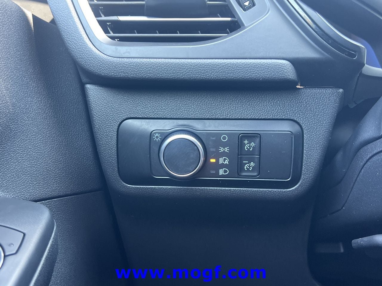 Certified 2025 Ford Escape ST-Line FWD image 16