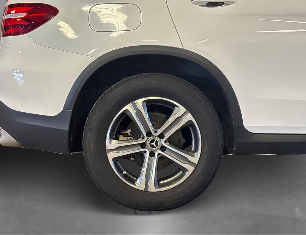 Used 2019 Mercedes-Benz GLC 300 4MATIC image 18