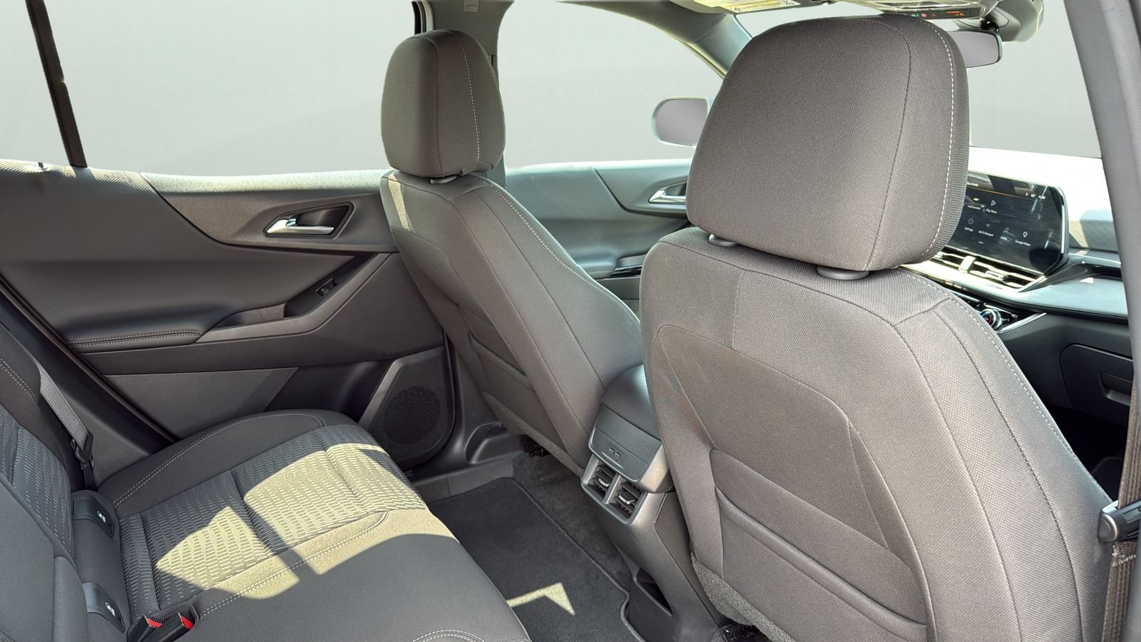 Used 2026 Chevrolet Equinox LT AWD/4WD image 27