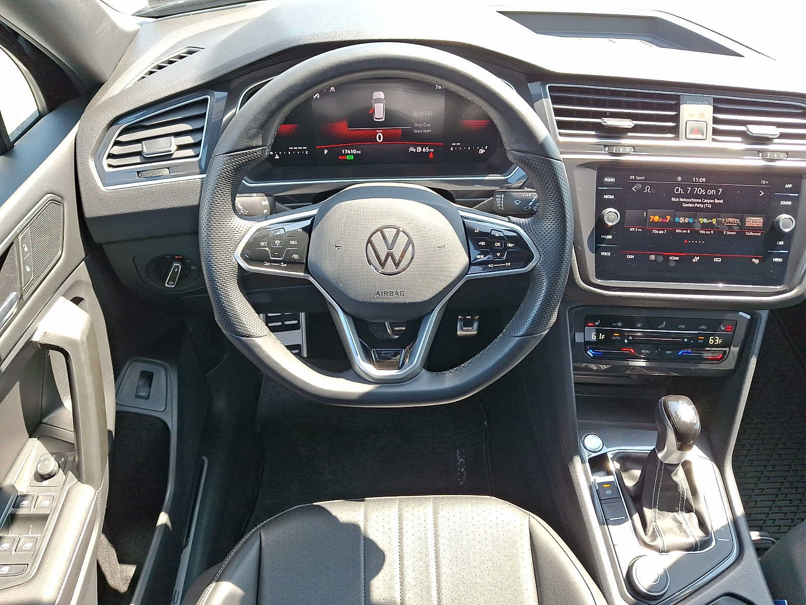 Used 2024 Volkswagen Tiguan SE R-Line AWD/4WD image 11