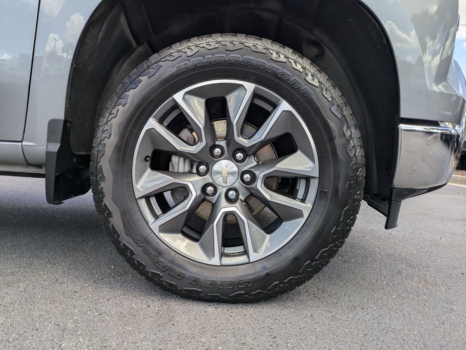 Used 2023 Chevrolet Silverado 1500 LT AWD/4WD image 13