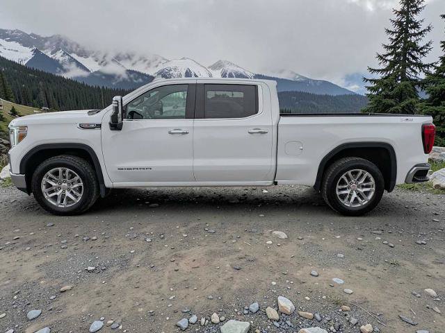 Used 2022 GMC Sierra 1500 SLT w/ SLT Premium Plus Package AWD/4WD image 3