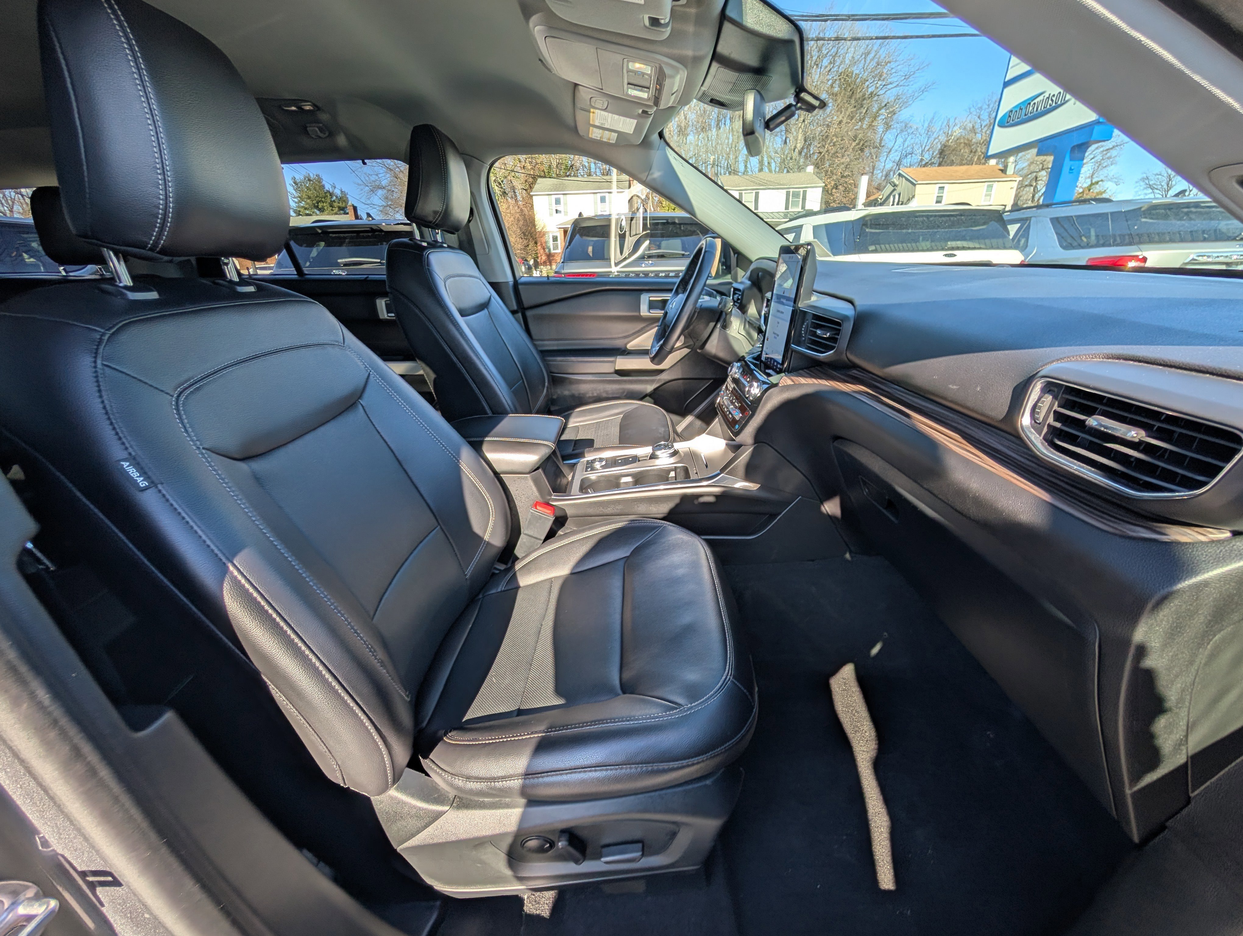 Certified 2022 Ford Explorer Limited w/ Limited Technology Package image 12