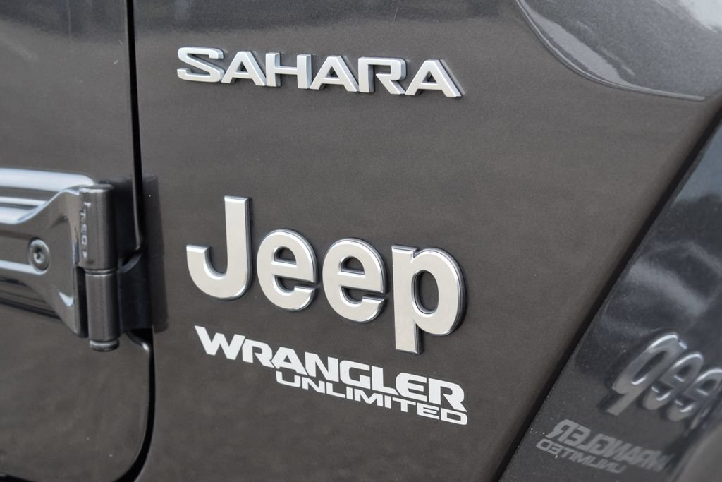 Used 2022 Jeep Wrangler Unlimited Sahara w/ LED Lighting Group AWD/4WD image 7