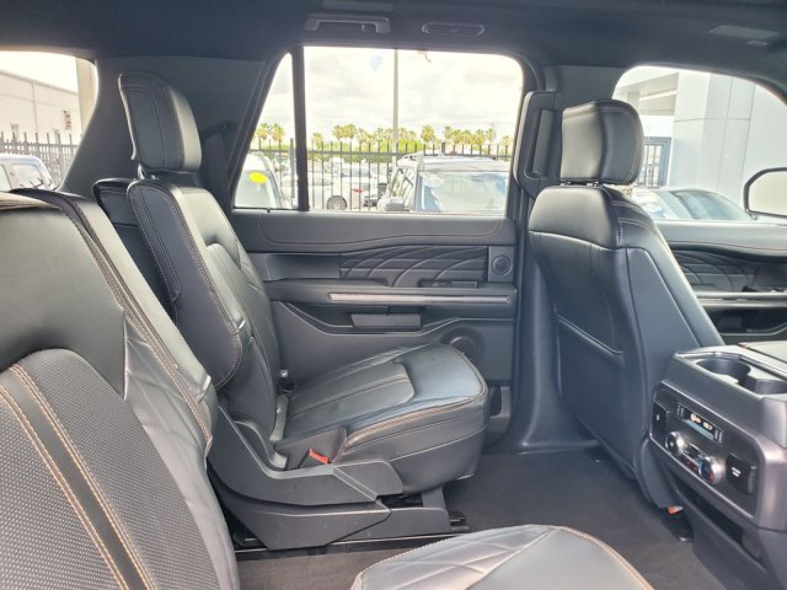 Certified 2024 Ford Expedition Max Platinum RWD image 35