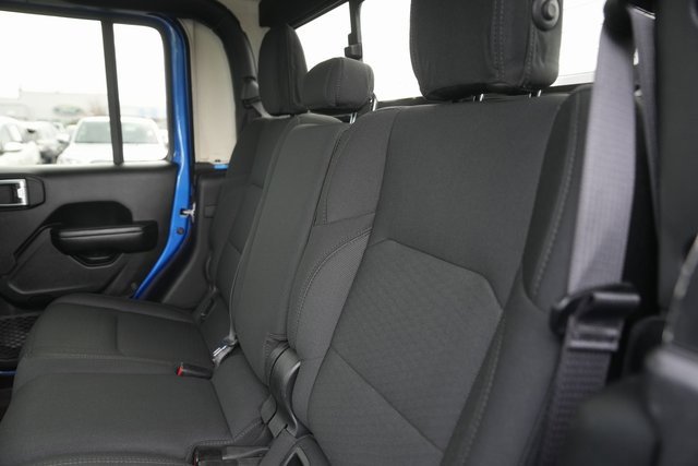 Used 2021 Jeep Gladiator Willys image 13