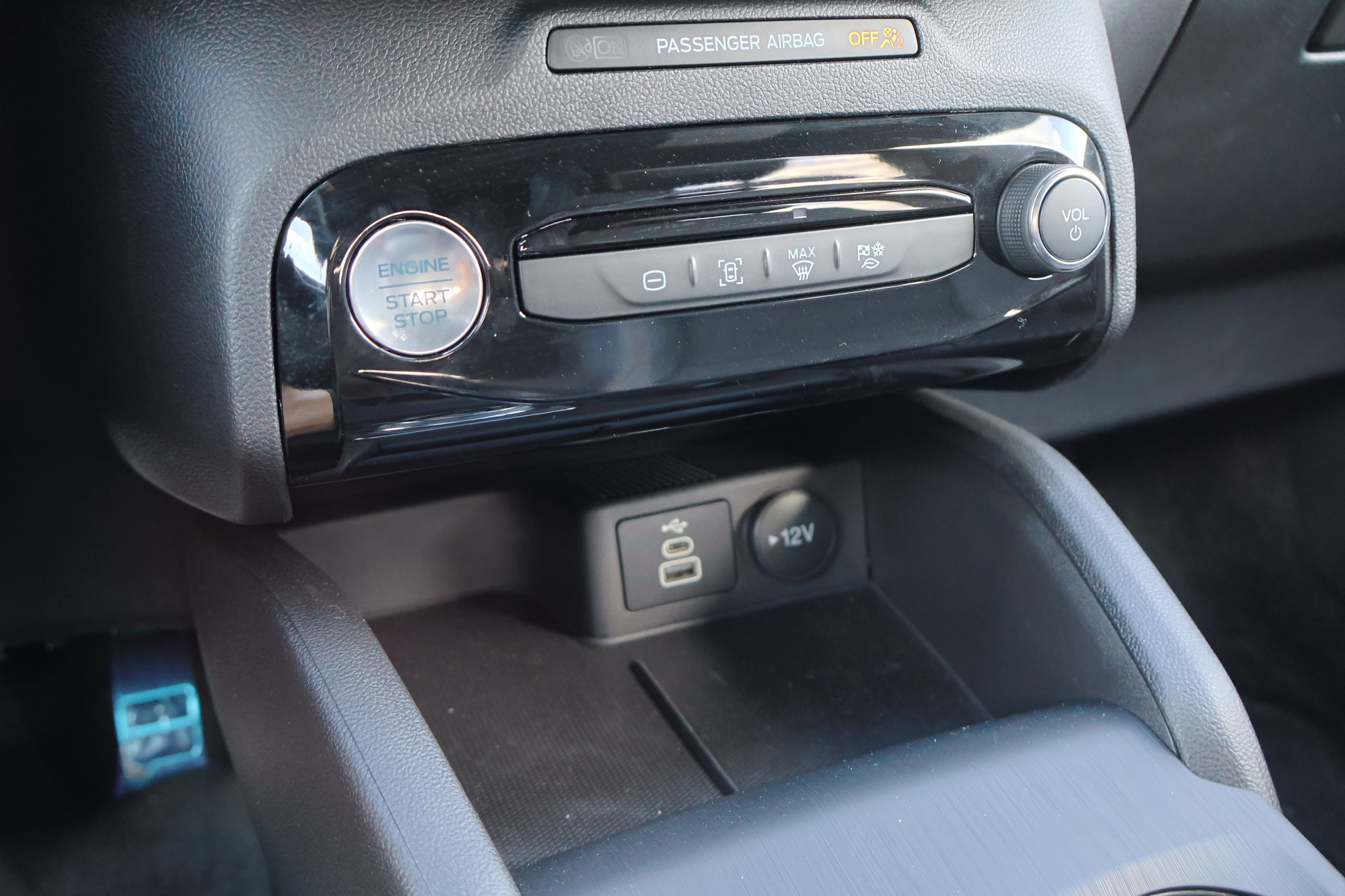 Certified 2024 Ford Escape ST-Line w/ Equipment Group 301A image 29