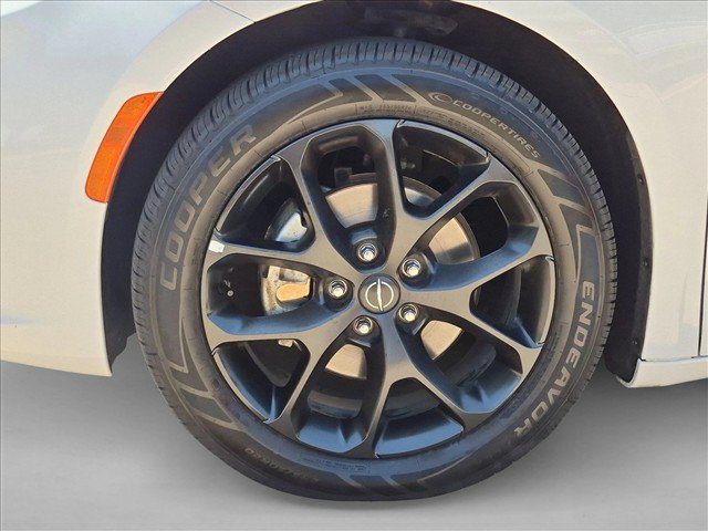 Used 2026 Chrysler Pacifica Limited w/ S Appearance Package FWD image 27
