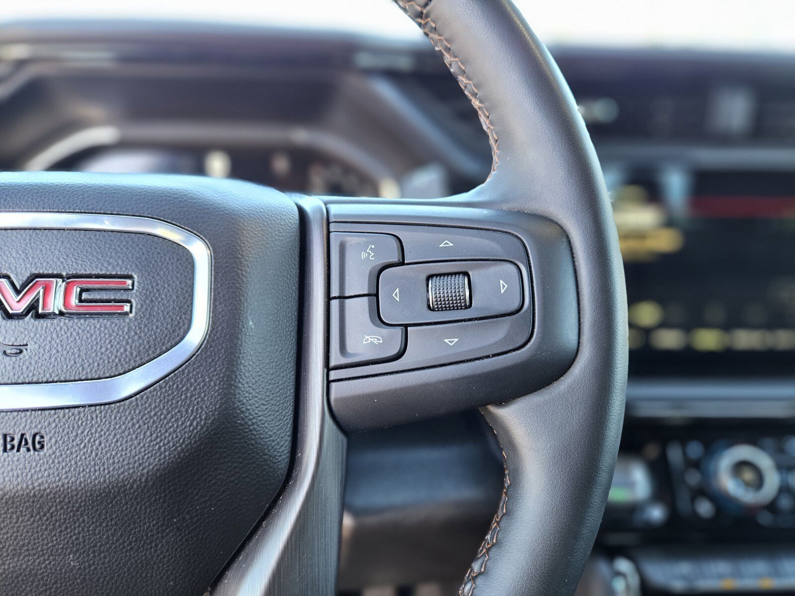 Used 2024 GMC Sierra 1500 AT4 w/ Technology Package image 30