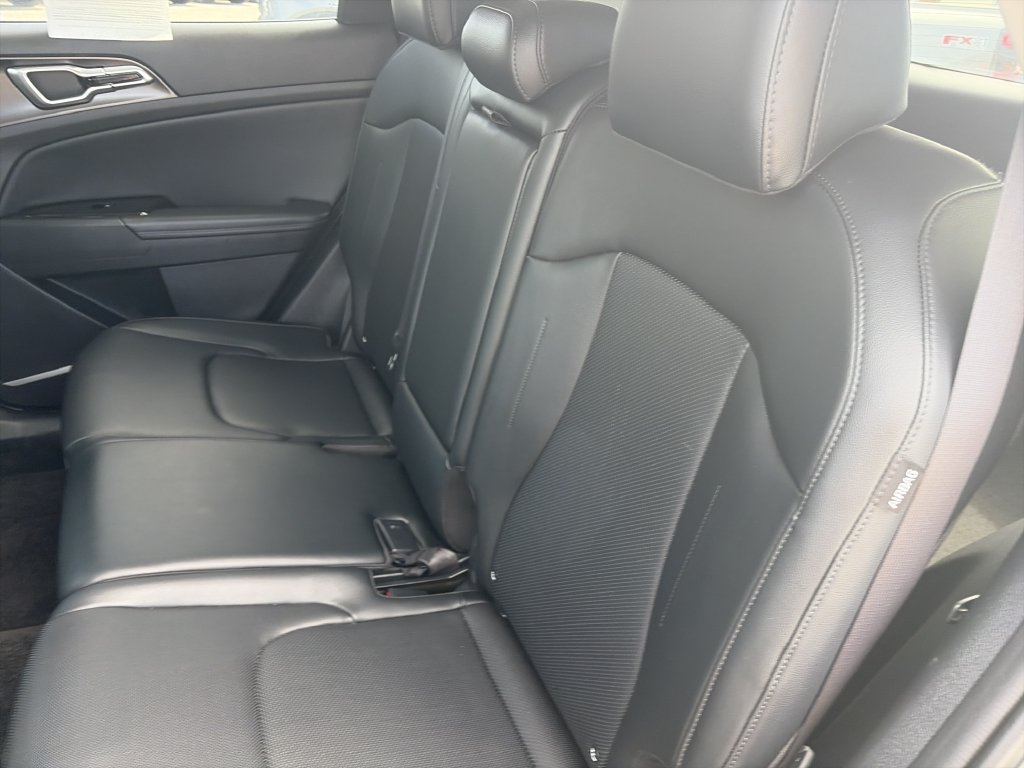 Used 2025 Kia Sportage EX w/ Premium Package FWD image 29