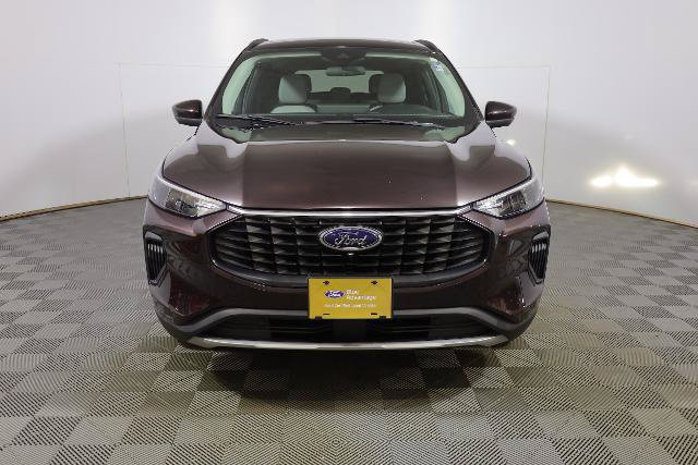 Certified 2023 Ford Escape Active w/ Tech Pack #2 AWD/4WD image 2