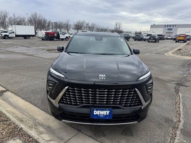 Used 2025 Buick Enclave Avenir w/ Trailering Package, 5000 lbs. image 8