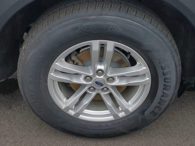 Certified 2023 Ford Explorer XLT w/ Equipment Group 202A image 5